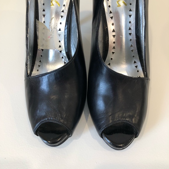 BCBG Peep Toe Heels - Picture 2 of 7